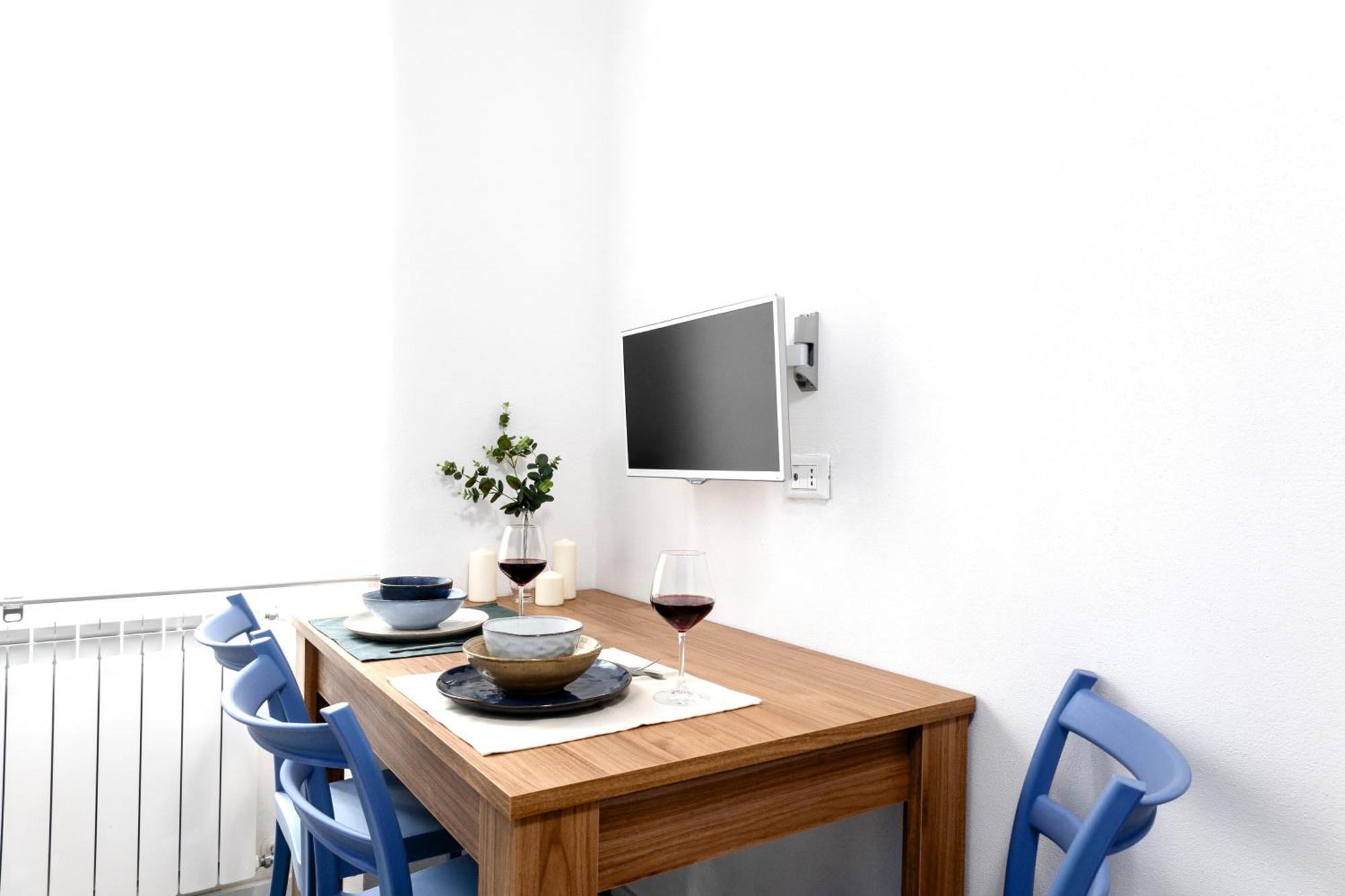 Railway Apartment *